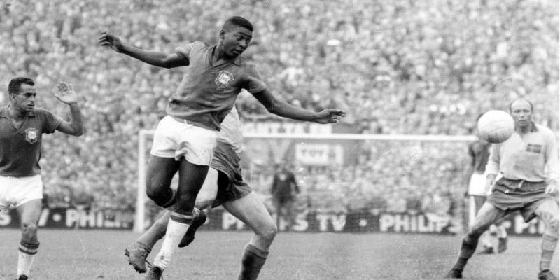 Vua bóng đá Pele với 3 chức vô địch World Cup
