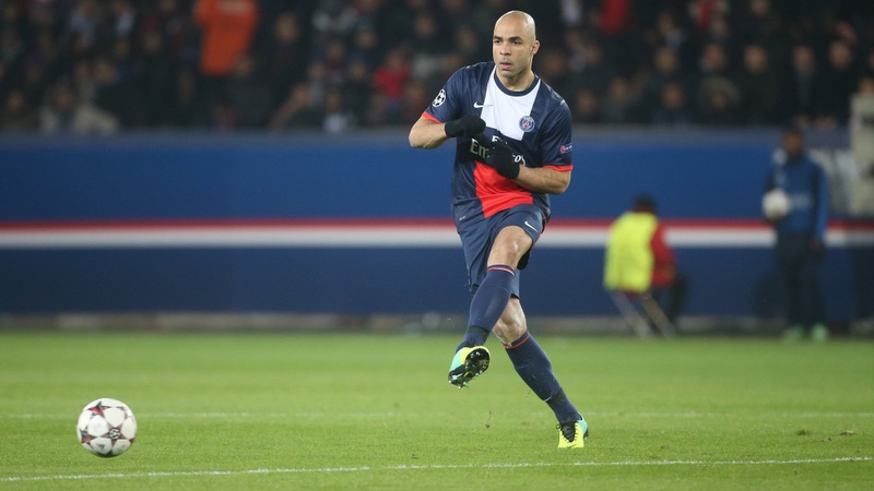 Nhưng ngoài nó ra thì cũng chẳng còn lại gì với cầu thủ này Cầu thủ Alex - Một cái tên đầy xa lạ của Brazil