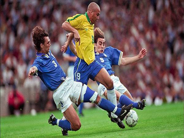 Tắc bóng là gì? Những kỹ thuật cần nắm vững khi thực hiện